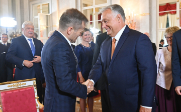 A kormány felbontja a Krausz Ferenc alapítványával kötött szerződést