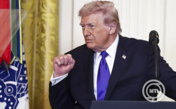 Donald Trump: az Egyesült Államok biztosítja majd a Perzsa-öblön keresztül áthaladó tengeri kereskedelmet