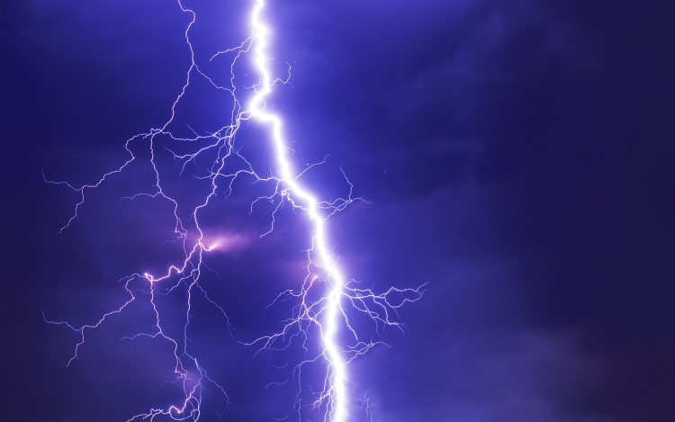 Meteorológia: szerdán hevesebb zivatarok lehetnek a nyugati és a keleti határszélen
