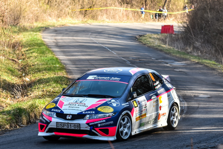 Rally: Egyik szemünk sír, a másik nevet…