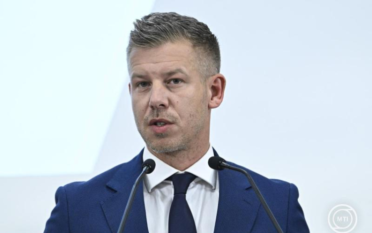 Energiatakarékosság - Magyar Péter: ha tartani lehet a jelenlegi takarékosságot, akkor nem szükséges szigorúbb beavatkozás