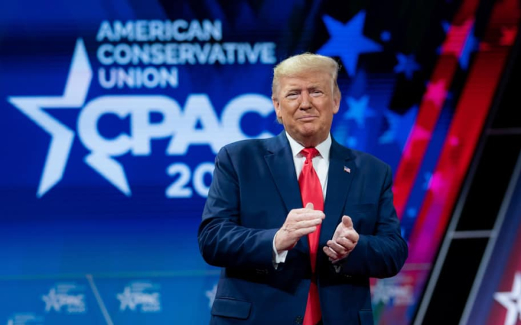 Trump a gazdasági újraindítást sürgeti, év végére oltást remél a vírus ellen
